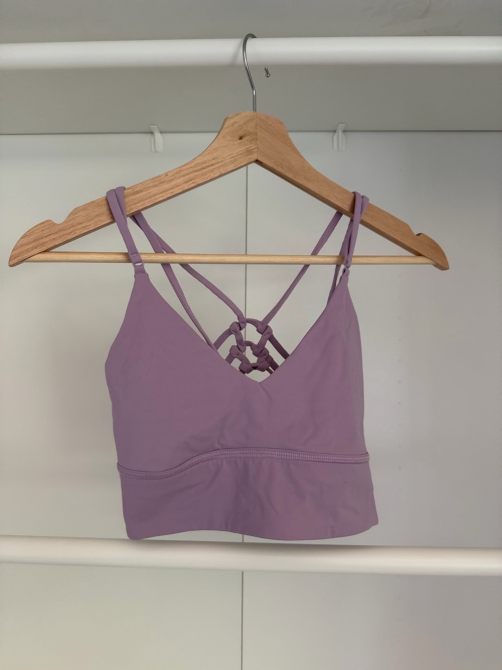 Lululemon women’s Lavender Strappy Sports Bra